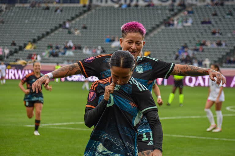 La selección argentina femenina avanzó a cuartos de final de la Copa de Oro como uno de los mejores terceros