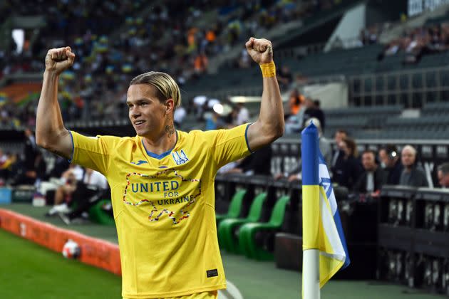 Le 11 mai dernier, Mykhailo Mudryk, 21 ans, a inscrit le premier but de l'Ukraine face au Borussia Mönchengladbach, dans ce qui était le premier match de son équipe nationale depuis l'invasion russe. (Photo: picture alliance via dpa/picture alliance via Getty I)