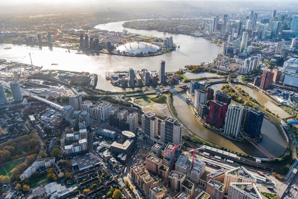 Transport for London’s property development arm Places for London is looking for a joint venture partner for a ‘car-free’ scheme to deliver 1,500 new homes at the Limmo Peninsula near Canning Town. (Places for London)