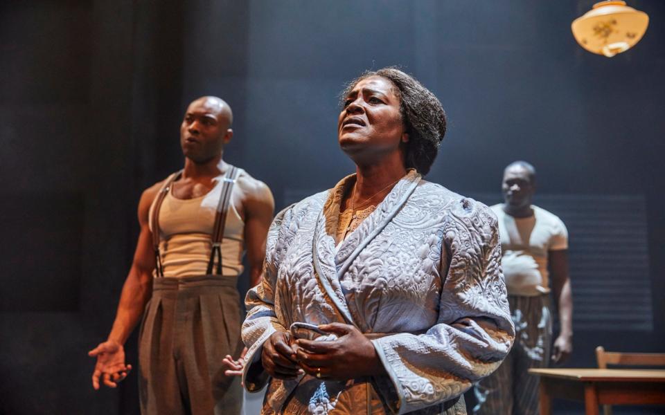 Sharon D Clarke in Death of a Salesman -  Brinkhoff-Moegenburg