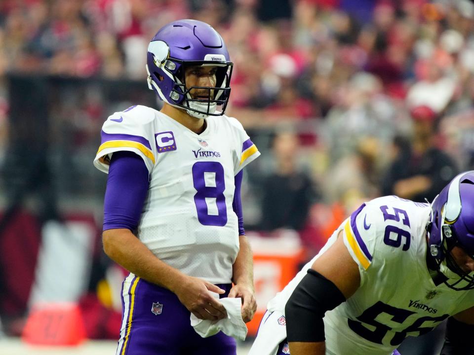 Kirk Cousins prepares for a play against the Arizona Cardinals.