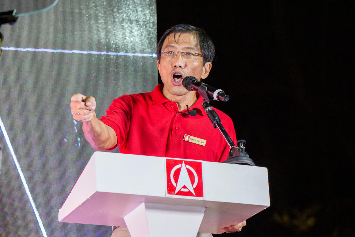 Singapore Democratic Party secretary-general Chee Soon Juan speaks at the party's pre-election rally at Hong Lim Park on 19 October 2019.  (PHOTO: Dhany Osman / Yahoo News Singapore)