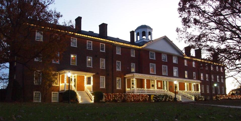 <p><strong>Established in 1775</strong></p><p><strong>Location: Hampden Sydney, Virginia<br></strong></p><p>Hampden-Sydney, a men's liberal arts college, was the <a href="http://www.hsc.edu/about-h-sc/history" rel="nofollow noopener" target="_blank" data-ylk="slk:last American college;elm:context_link;itc:0;sec:content-canvas" class="link ">last American college</a> founded in British Colonial America and the last college founded before the American Declaration of Independence was signed. It is now one of only three men's-only liberal arts colleges in the U.S. </p>