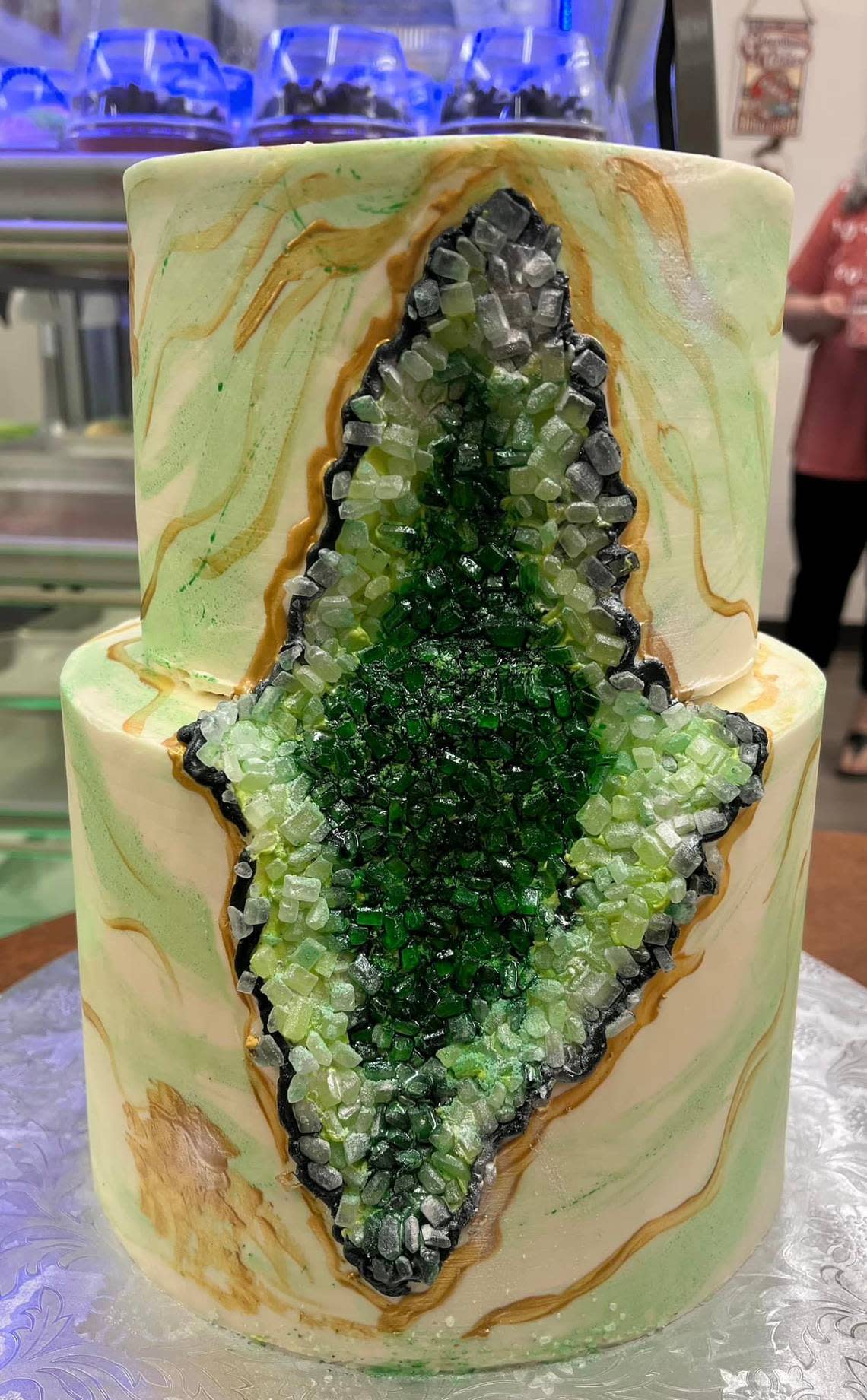 Crystal geode cake by Desserts by Kelly in the Uptown Courtesy: Desserts by Kelly in the Uptown Facebook