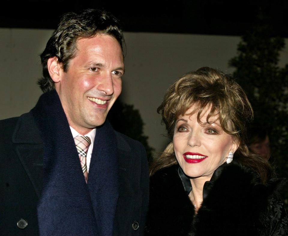 Joan Collins and her then fiance, now husband, Percy Gibson in 2002 (Getty Images)