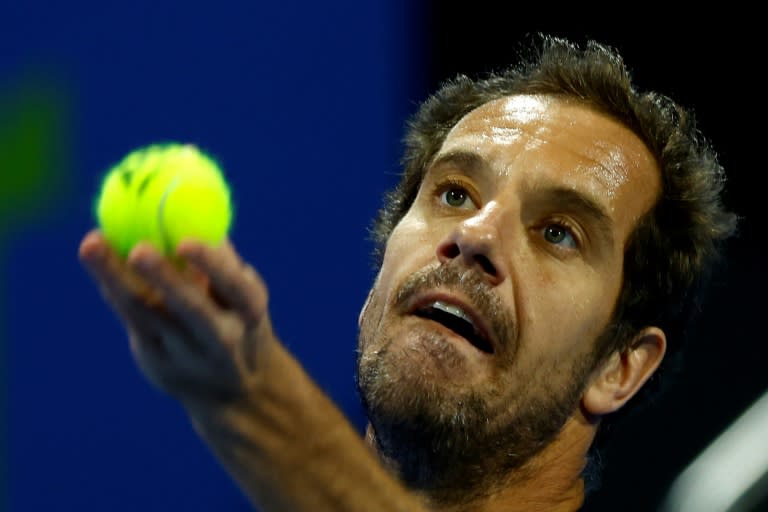 Le Français Richard Gasquet contre le Russe Andrey Rublev au tournoi de Doha, le 21 février 2024 (KARIM JAAFAR)