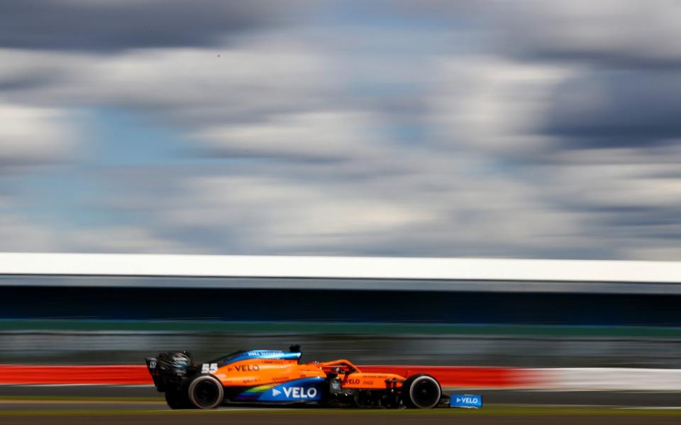 Carlos Sainz of Spain driving the (55) McLaren F1 Team MCL35 Renault during the Formula One British Grand Prix at Silverstone on August 02, 2020 in Northampton, England. -  Dan Istitene - Formula 1