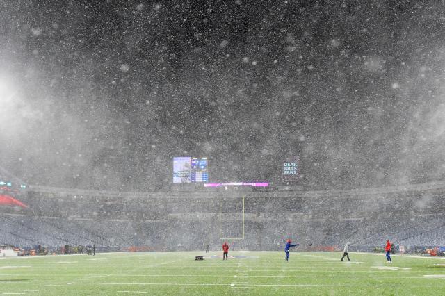 Snow place like home: Bills-Patriots game on Monday Night Football is a  winter wonderland