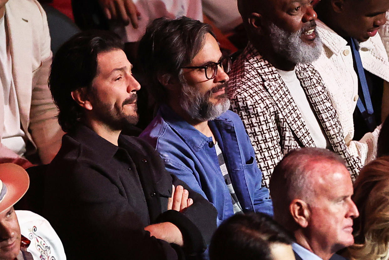 Los actores Diego Luna y Gael Garcia atienden el campeonato de la  WBC, WBA, WBO World Super Middleweight en el T-Mobile Arena de Las Vegas, Nevada. (Foto: Omar Vega/Getty Images)