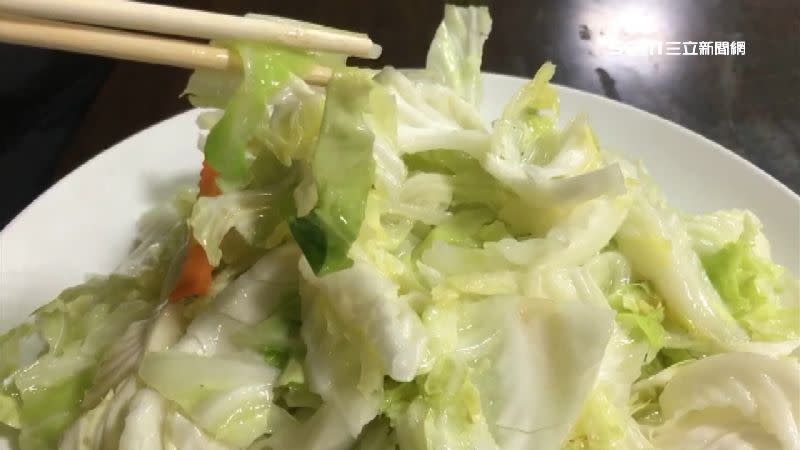 網友問最百搭的配菜，最多人推薦高麗菜。（圖／資料照）