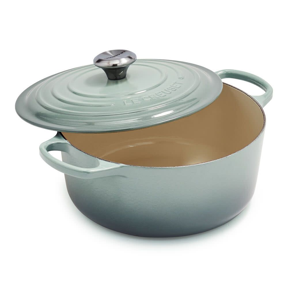 Le Creuset Signature Round Dutch Oven