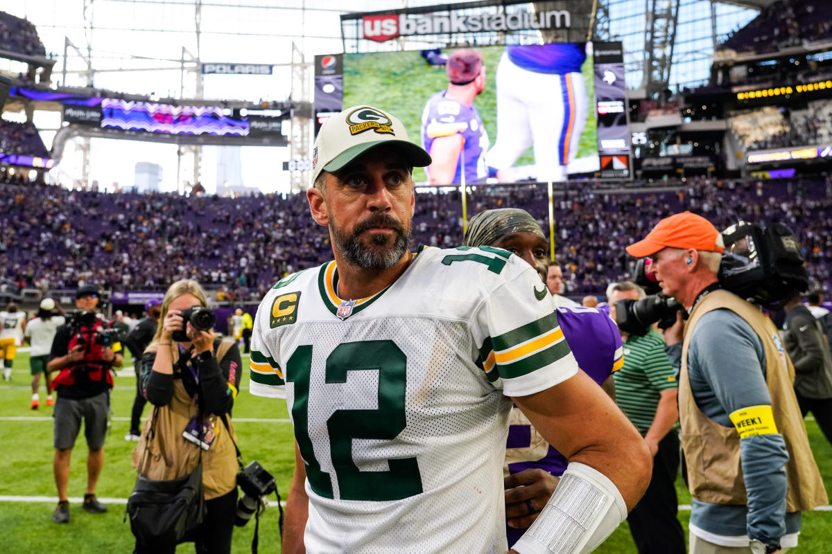 Aaron Rodgers Not Pleased After Christian Watson Drops Easy Touchdown Pass