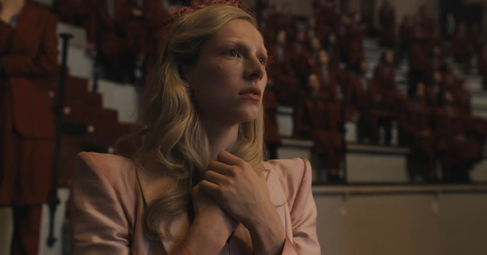 Screenshot of Hunter Schafer in The Hunger Games.