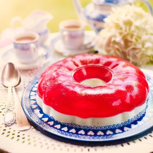 Strawberry and cream jelly