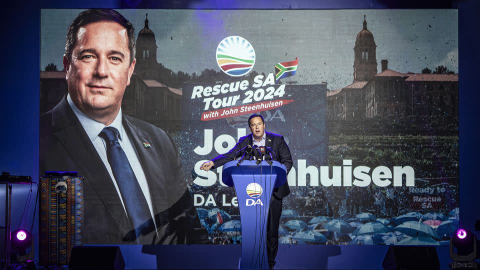 Democratic Alliance (DA) party leader Johan Steenhuisen speaks to supporters during a party event on May 9, 2024, in Soweto, South Africa. - Per-Anders Pettersson/Getty Images