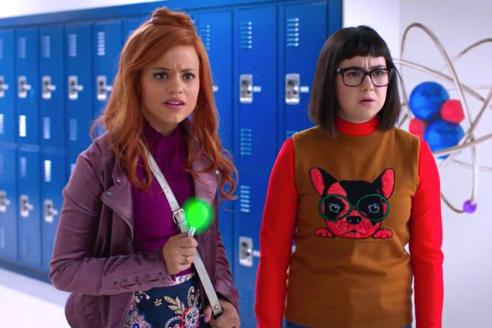 Daphne And Velma Scooby Doo Mystery Gang Members Get Their Own Movie 0080