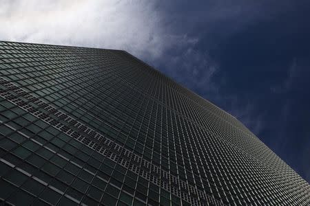 The United Nations Secretariat building is seen during the U.N. General Assembly at U.N. Headquarters in New York September 25, 2013. REUTERS/Eric Thayer