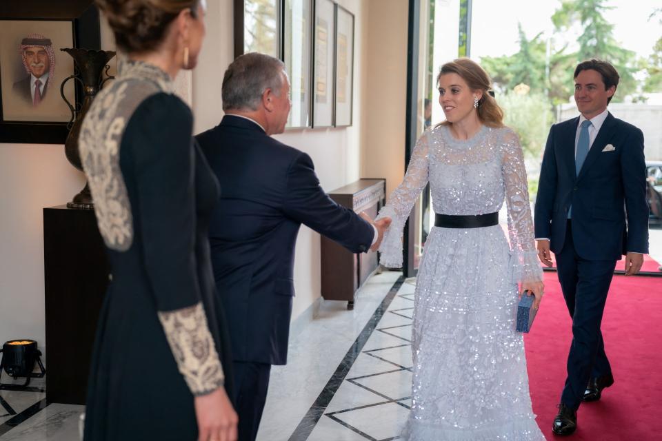 碧翠絲公主與老公參加約旦王儲婚禮。（路透社）