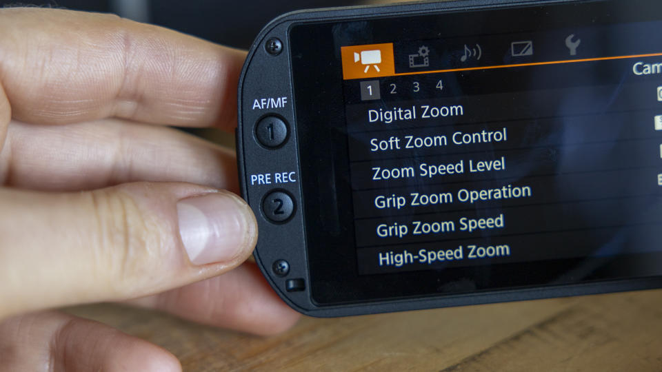 The zoom menu of the Canon HF G70