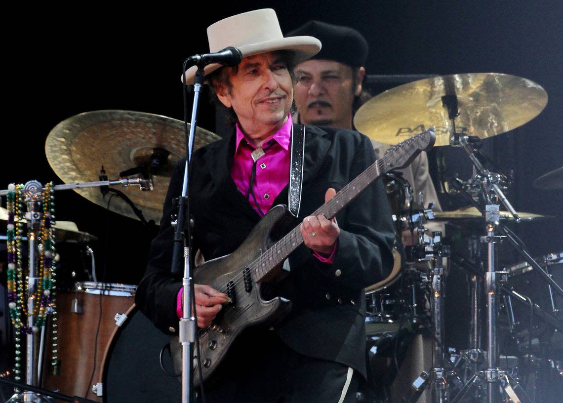 Bob Dylan will perform Dec. 2 at EKU Center for the Arts.