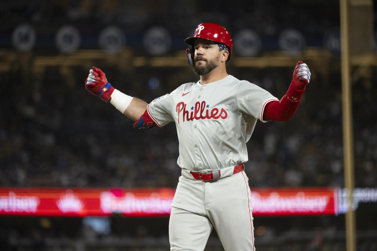 Kyle Schwarber’s 3 HRs, controversial obstruction call power Phillies to again show Dodgers who’s boss in NL