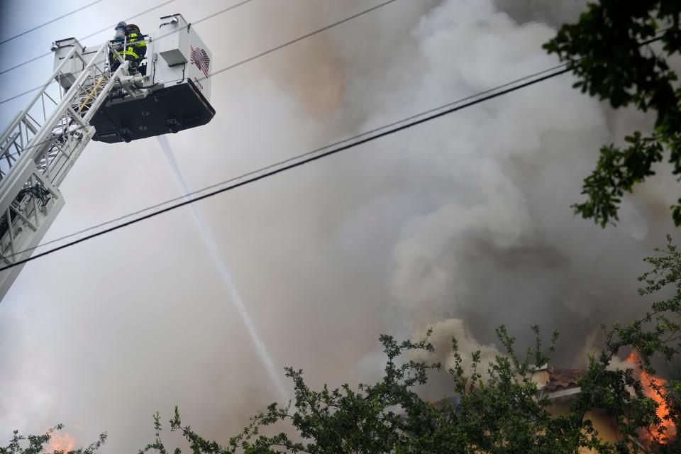 Apartment Fire Miami (Copyright 2024 The Associated Press. All rights reserved)