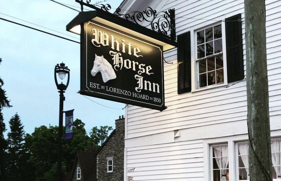 Michigan: The White Horse Inn (Metamora)