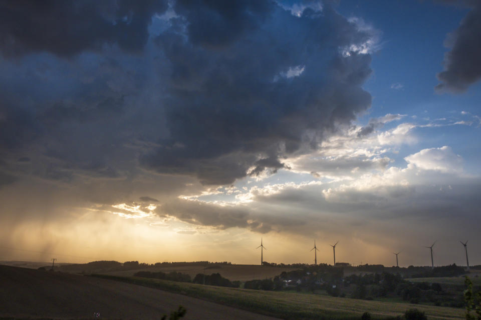 Am kommenden Wochenende geht der heiße, trockene Sommer endgültig zu Ende: Das Wetter wird so kalt wie seit zwei Monaten nicht mehr (Bild: Getty Images)