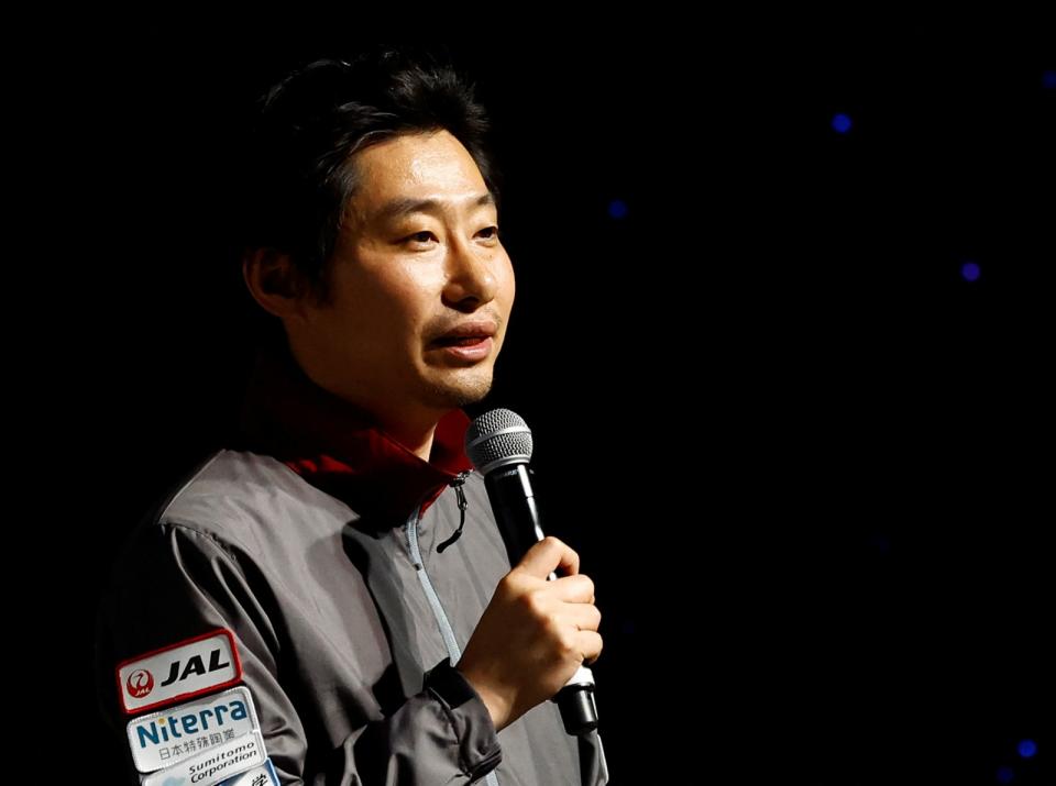 ispace的CEO袴田武史，26日針對登月艙「白兔-R （HAKUTO-R）」召開記者會。路透社
