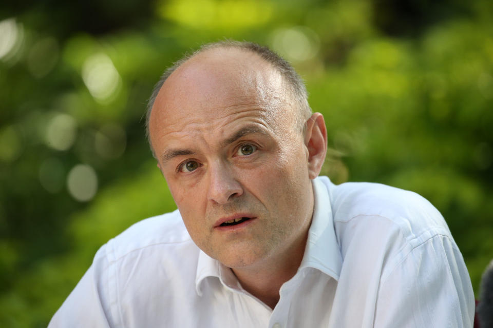 LONDON, ENGLAND - MAY 25: Chief Advisor to Prime Minister Boris Johnson, Dominic Cummings makes a statement inside 10 Downing Street on May 25, 2020 in London, England. On March 31st 2020 Downing Street confirmed to journalists that Dominic Cummings was self-isolating with COVID-19 symptoms at his home in North London. Durham police have confirmed that he was actually hundreds of miles away at his parent's house in the city. (Photo by Jonathan Brady-WPA Pool/Getty Images)