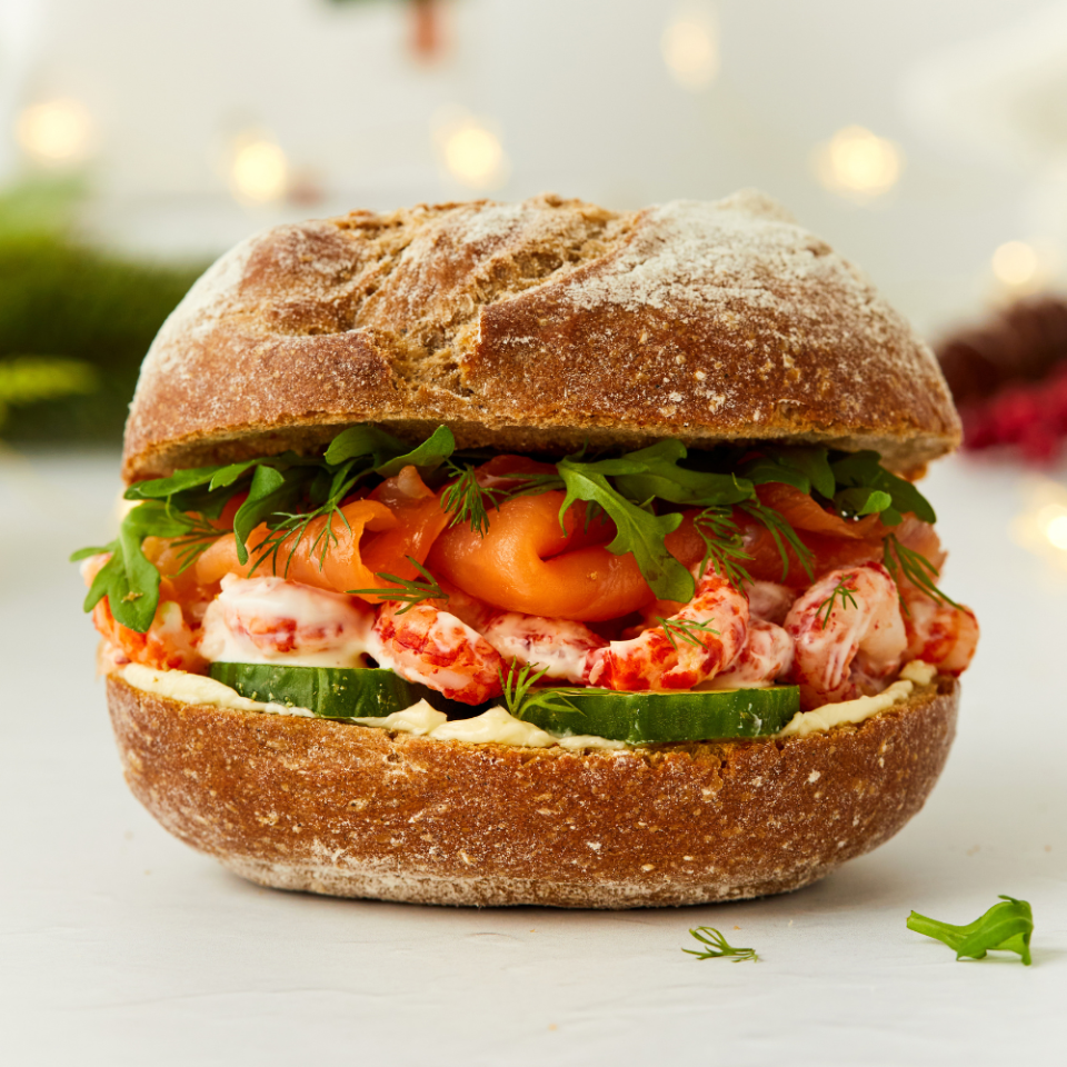 pret seafood christmas roll