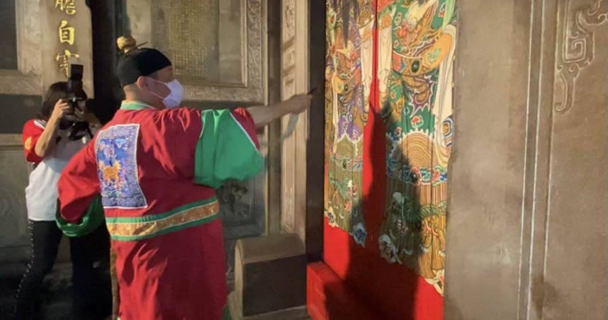 新竹都城隍廟的開虎門儀式象微農曆七月正式到來。（示意圖／陳育賢攝）