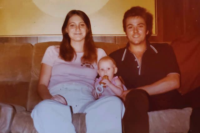 <p>Family History Detectives</p> Dean and Tina Clouse with baby Holly