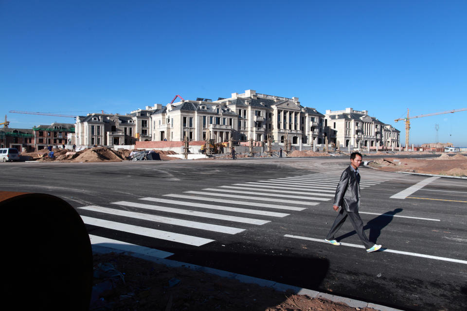 Ciudad fantasma de Ordos en China. (Photo by In Pictures Ltd./Corbis via Getty Images)