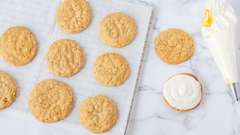 Oatmeal cookies with piping bag