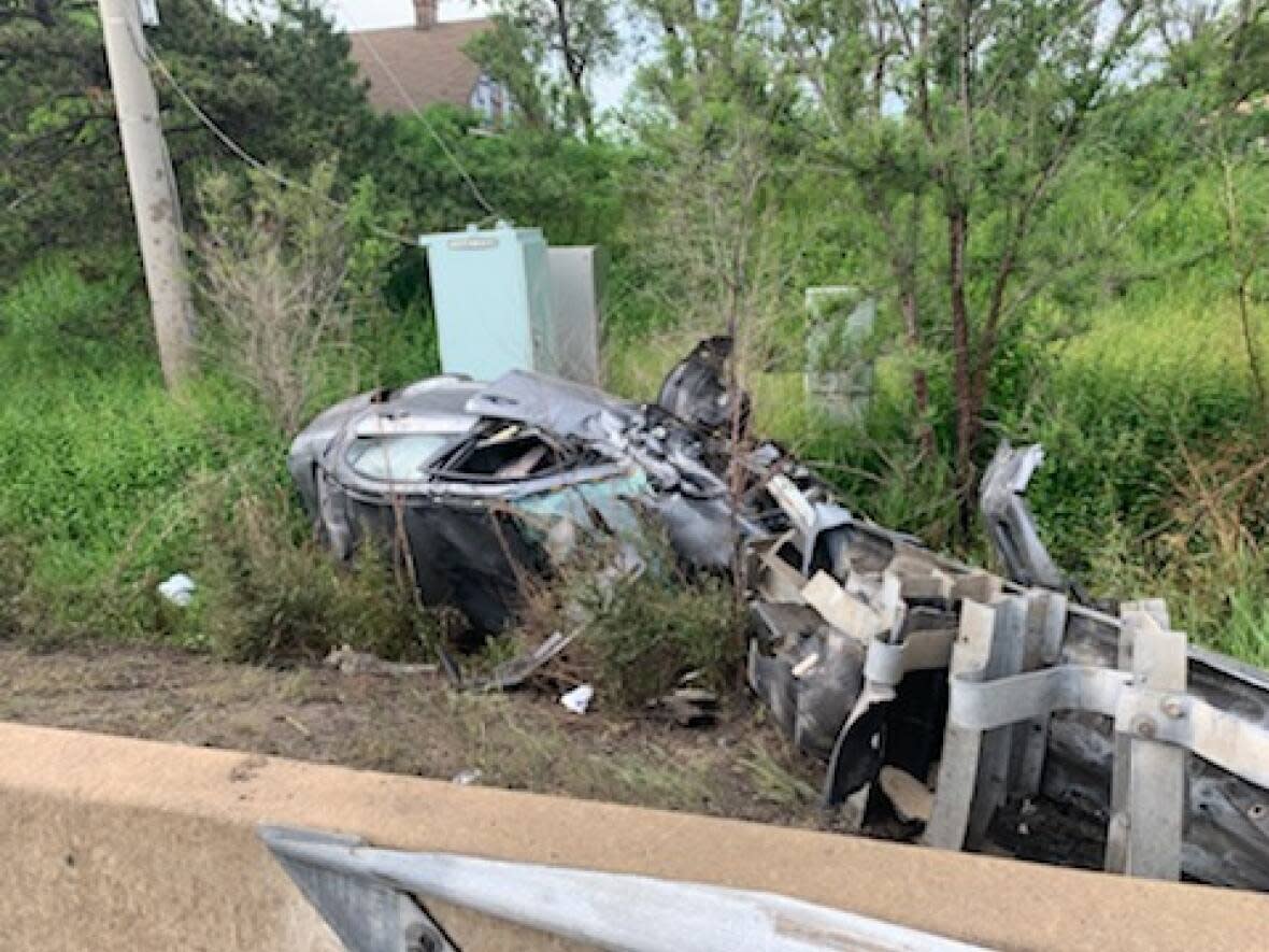 A collision reconstruction team is on scene of a Sunday morning crash on Highway 401, east of Morningside Avenue, that sent two people to the hospital. (OPP Highway Safety Division/Twitter - image credit)