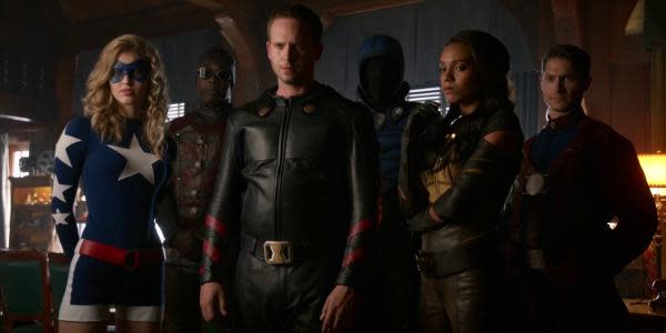 WarnerMedia podría vender The CW, hogar de las series de DC