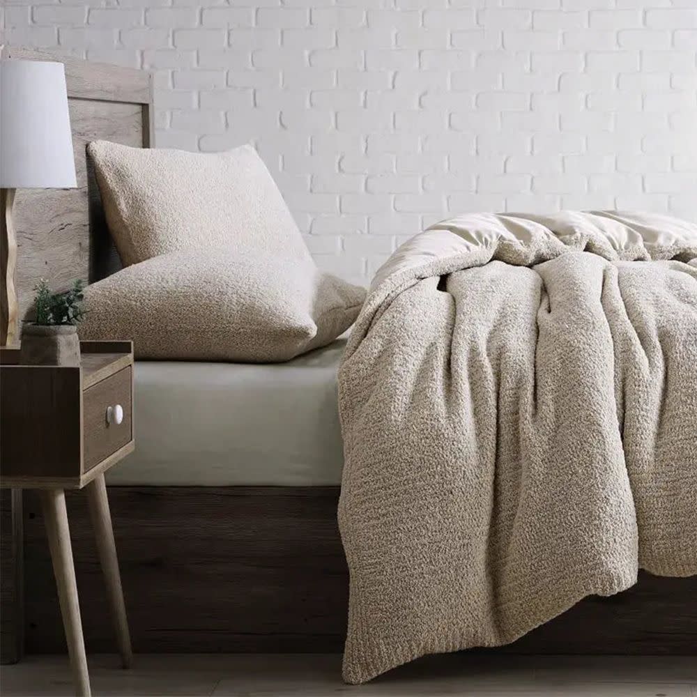 <p><a href="https://go.redirectingat.com?id=74968X1596630&url=https%3A%2F%2Fsundaycitizen.co%2Fproducts%2Fsnug-bamboo-duvet-cover&sref=https%3A%2F%2Fwww.elle.com%2Ffashion%2Fshopping%2Fg46676320%2Fbest-luxury-duvet-covers%2F" rel="nofollow noopener" target="_blank" data-ylk="slk:Shop Now;elm:context_link;itc:0;sec:content-canvas" class="link rapid-noclick-resp">Shop Now</a></p><p>Snug Bamboo Duvet Cover</p><p>sundaycitizen.co</p><p>$256.00</p>