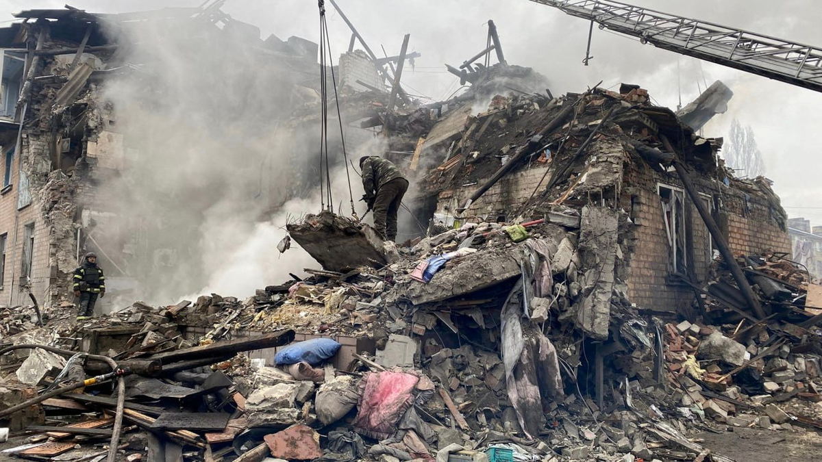 Aftermath of a Russian missile attack in Novohrodivka (via REUTERS)