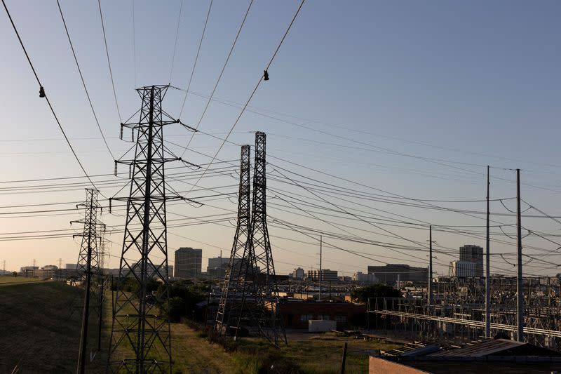 FILE PHOTO: Hot weather bakes north Texas