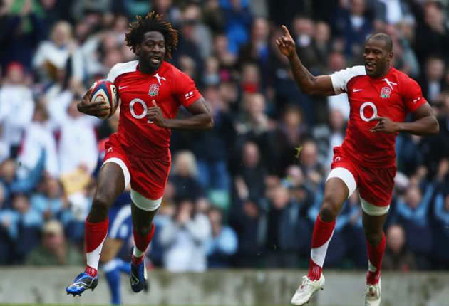 Paul Sackey runs in the opening try as teammate Ugo Monye celebrates (Getty)