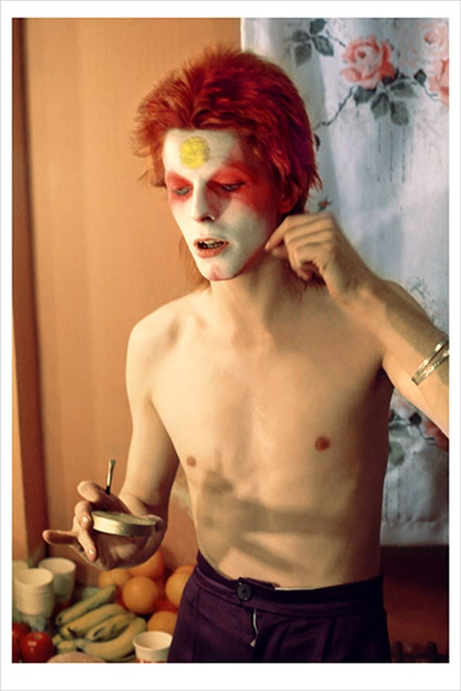 David Bowie taking off his makeup, Scotland 1973. 