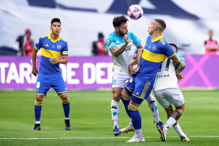 Escena del partido entre Boca Juniors y Racing por el Trofeo de Campeones 2022