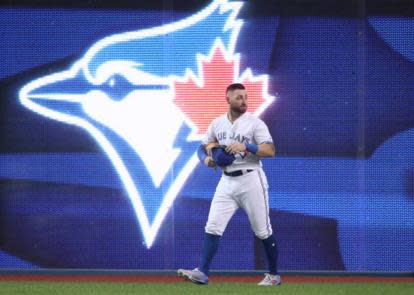 Kevin Pillar hitting into triple play caps game he'll want to forget