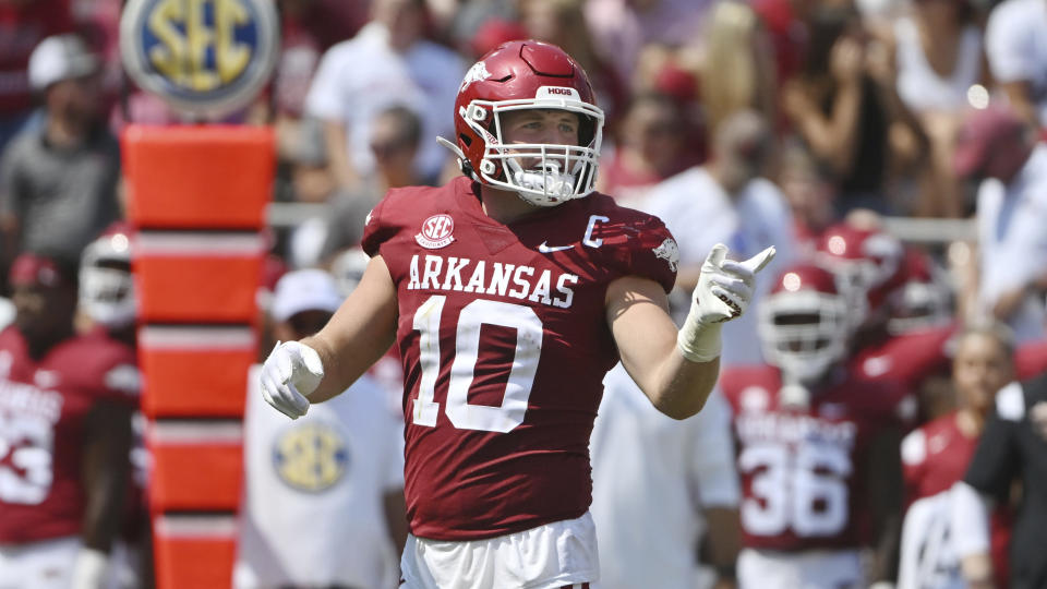 Arkansas linebacker Bumper Pool (10) against <a class="link " href="https://sports.yahoo.com/ncaaf/teams/south-carolina/" data-i13n="sec:content-canvas;subsec:anchor_text;elm:context_link" data-ylk="slk:South Carolina;sec:content-canvas;subsec:anchor_text;elm:context_link;itc:0">South Carolina</a> during an NCAA football game on Saturday, Sept. 10, 2022, in Fayetteville, Ark. (AP Photo/Michael Woods)