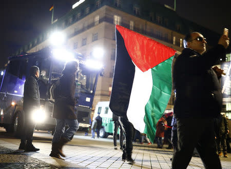 Protesters demonstrate outside the U.S. embassy against President Donald Trump's decision to recognise Jerusalem as Israel's capital in Berlin, Germany December 8, 2017. REUTERS/Axel Schmidt