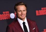 Den Fans ist Sam Heughan vor allem in seiner Rolle als schottischer Rebell in der Serie "Outlander" bekannt. Doch 30 Prozent der Befragten bei einer Umfrage unter 80.000 Lesern der "Radio Times" waren im Juli 2020 der Meinung, dass er auch als britischer Geheimagent eine ziemlich gute Figur machen würde. Auch bei den Buchmachern wird sein Name momentan heiß gehandelt. (Bild: Getty Images)