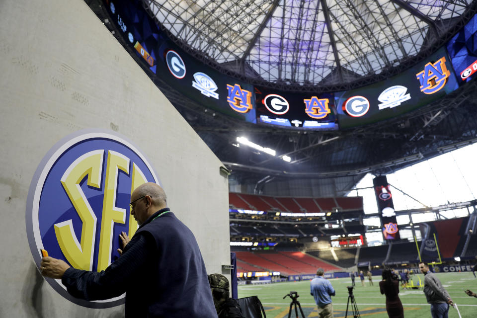 Average conference revenues for SEC teams increased by $500,000 in 2016-17. (AP)