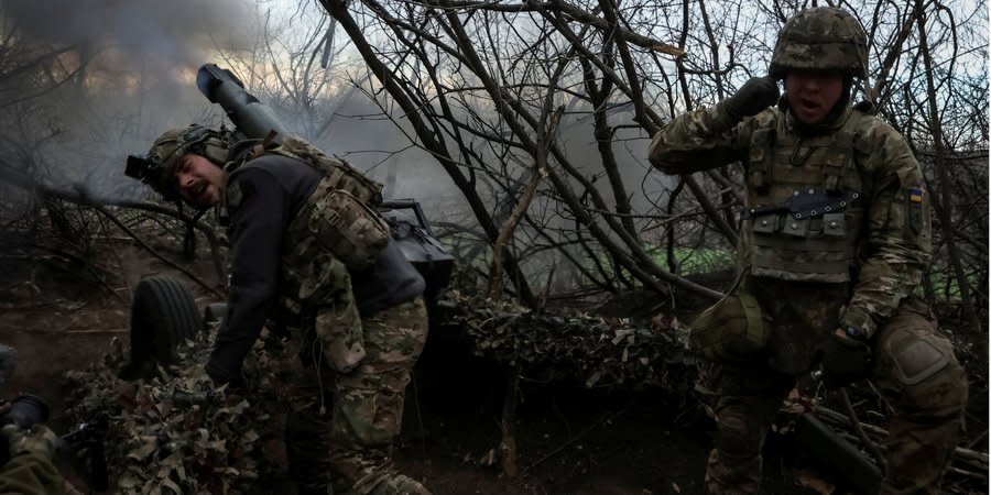 Ukrainian soldiers on the front line in Donetsk Oblast