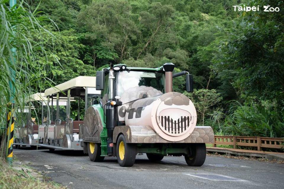 「夜FUN探險列車」行經動物園平常不對外開放的秘境（圖片來源：台北市立動物園）